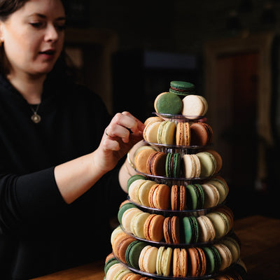Why Macaron Towers Are the Wedding Dessert Trend You Can’t Miss