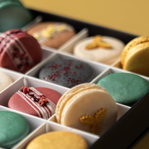 Black Friday Macaron Gift Collection