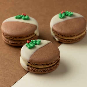 Christmas Pudding Macaron Gift