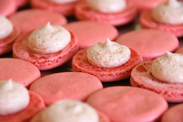 Raspberry macarrons 